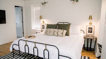 4 camere, una scrivania, ferro/asse da stiro, culla da viaggio