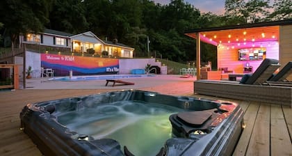 Creekside Oasis w/ Pool & Hot Tub near Beaver Lake