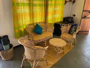 Interior - MOMO ELLA (Ella)