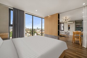 Loftsleilighet | Minibar, skrivebord, skrivebord for bærbar PC og wi-fi (inkludert)