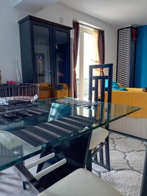 Dining - Down town house with uni sence! (Athens)