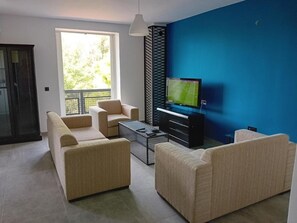 Smart TV, video library - Down town house with uni sence! (Athens)
