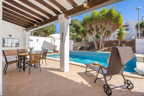 A Midsummer Stay's Dream