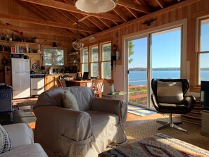 Smart TV - Sweet cottage on the water with amazing views! (East Boothbay)