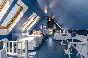 4 bedrooms, iron/ironing board, free WiFi, bed sheets - Historic Captain`s Home (Boothbay Harbor)