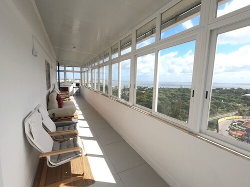 Almada, T1 + 1 Renovado, Laranjeiro, Lisboa