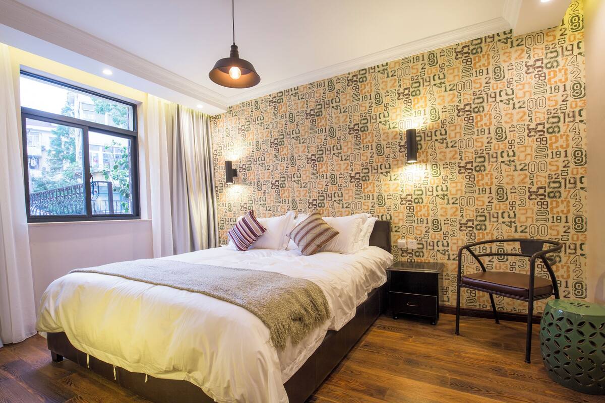 Down duvets, free minibar, blackout curtains, soundproofing