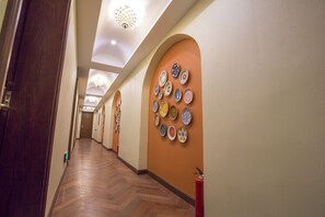 Interior detail - Soho Garden Villa Hotel - Shanghai Jiaotong University Metro Station Flagship (Shanghai)