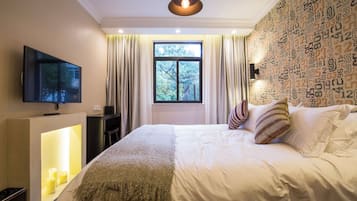 Design-Doppelzimmer, Blick auf den Innenhof | Daunenbettdecken, kostenlose Minibar, Verdunkelungsvorhänge