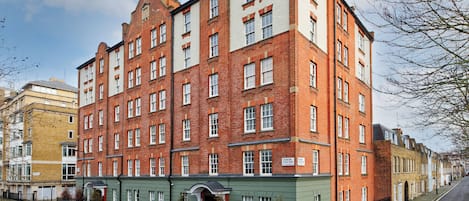 Apartment (2 Bedrooms) | Exterior