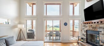 Private Retreat w/ Hot Tub, Amazing Views, Game Room | Silver Spoon by AvantStay