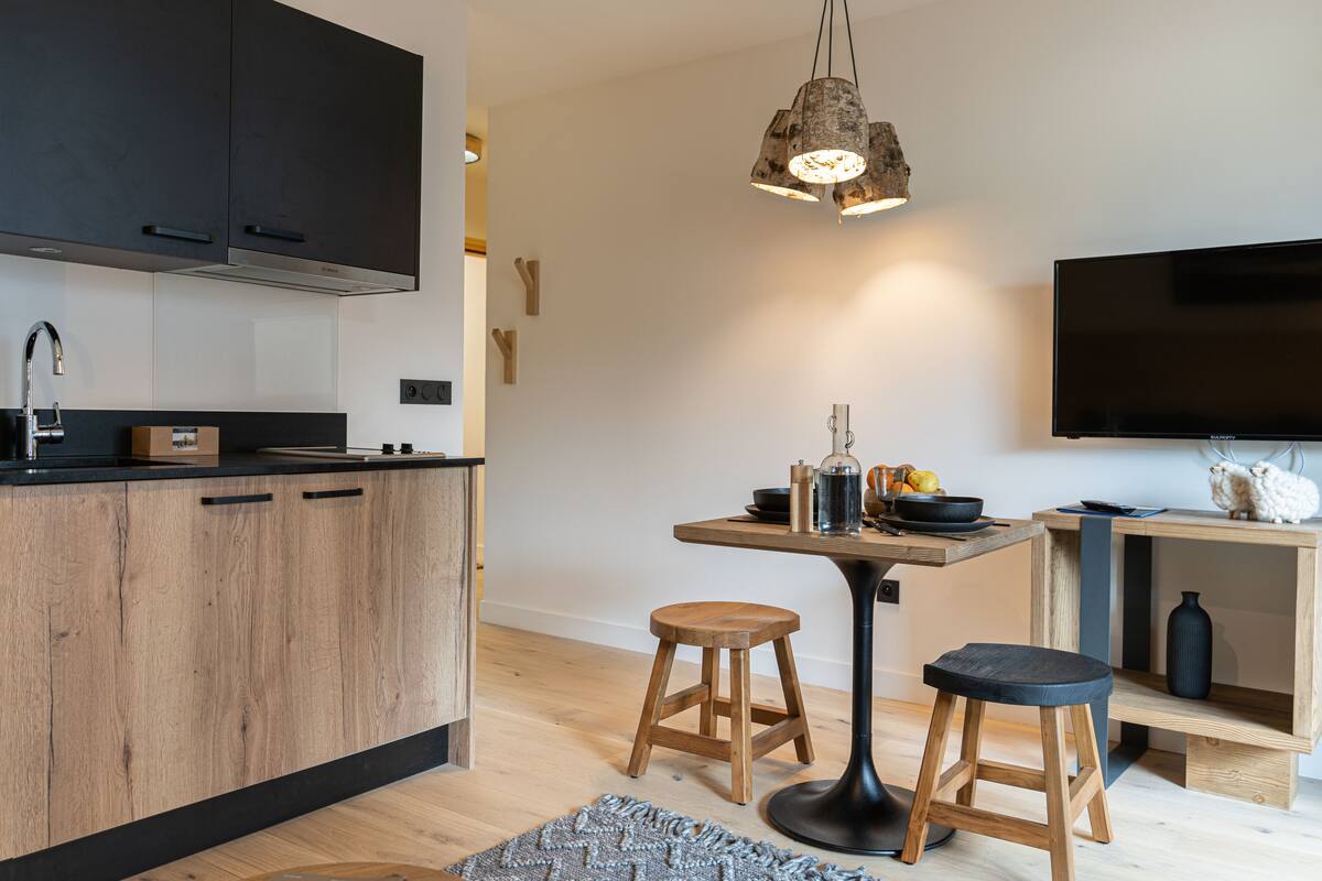 Studio 2 personnes standard | Cuisine privée | Réfrigérateur, micro-ondes, four, plaque de cuisson