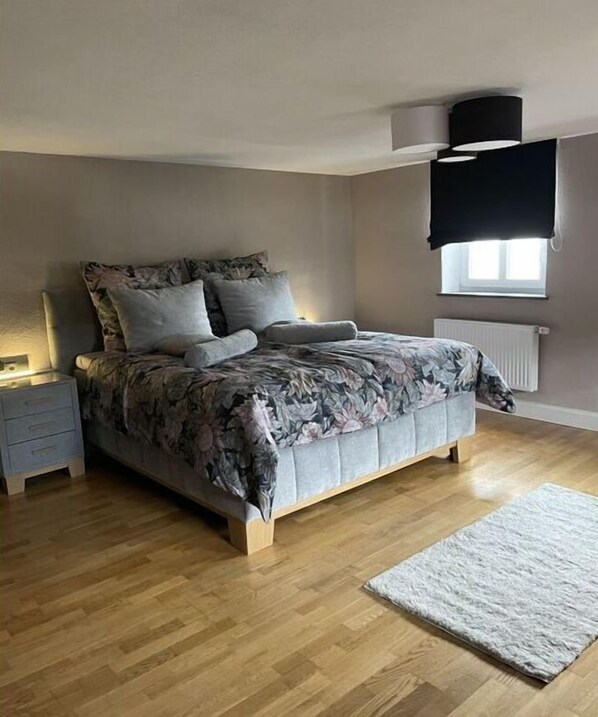 1 bedroom, free WiFi, bed sheets