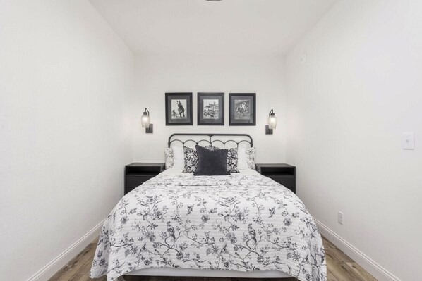 4 bedrooms, desk, iron/ironing board, travel cot