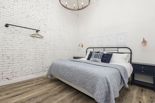 4 bedrooms, desk, iron/ironing board, travel crib