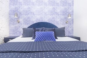 4 bedrooms, desk, iron/ironing board, travel cot