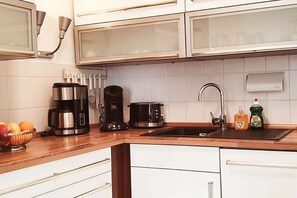 Fridge, microwave, stovetop, dishwasher - Summer Melody Comfortable holiday residence (Julianadorp aan Zee)