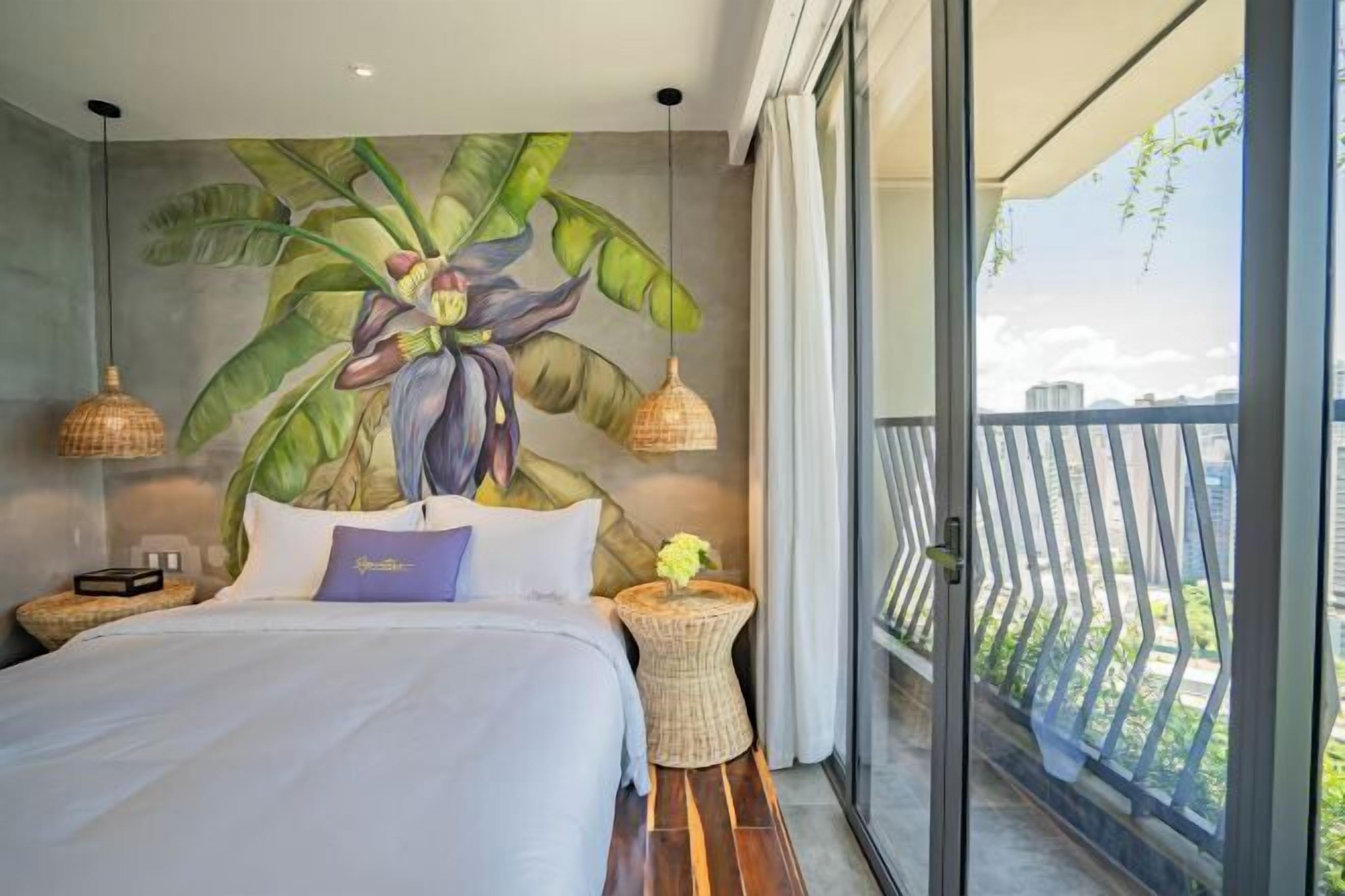 Egyptian cotton sheets, premium bedding, minibar, in-room safe