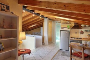 Kühlschrank, Ofen, Herdplatte, Geschirrspüler