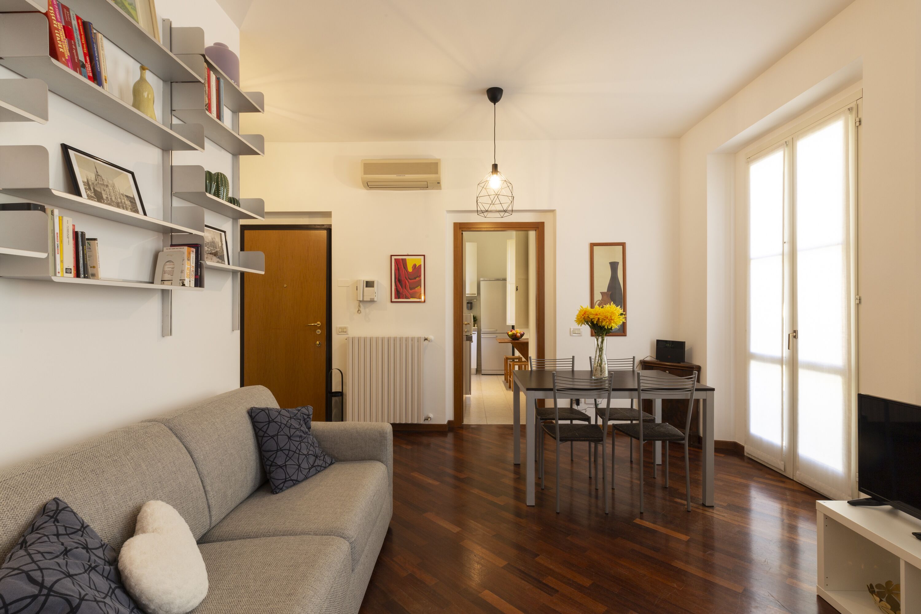 Apartamento City | Zona de estar | Una televisión