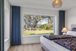 3 bedrooms, desk, soundproofing, free WiFi