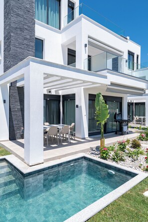 Villa exclusiva, 4 habitaciones, acceso a la piscina | Piscina privada