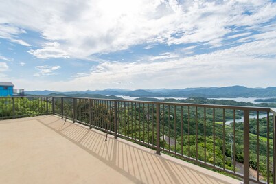 Sea Terrace 10-A24 25