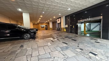 免费自助停车、免费代客停车
