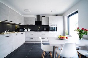 Private kitchen - Blauer Stein Apartments WH2 (Pulheim)