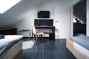 3 bedrooms, WiFi, bed sheets - Blauer Stein Apartments WH5 (Pulheim)