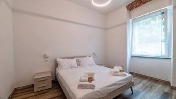 Standard-Apartment | Zimmersafe, schallisolierte Zimmer, BĂŒgeleisen/BĂŒgelbrett