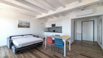 Studio | In-room safe, soundproofing, iron/ironing board, free WiFi
