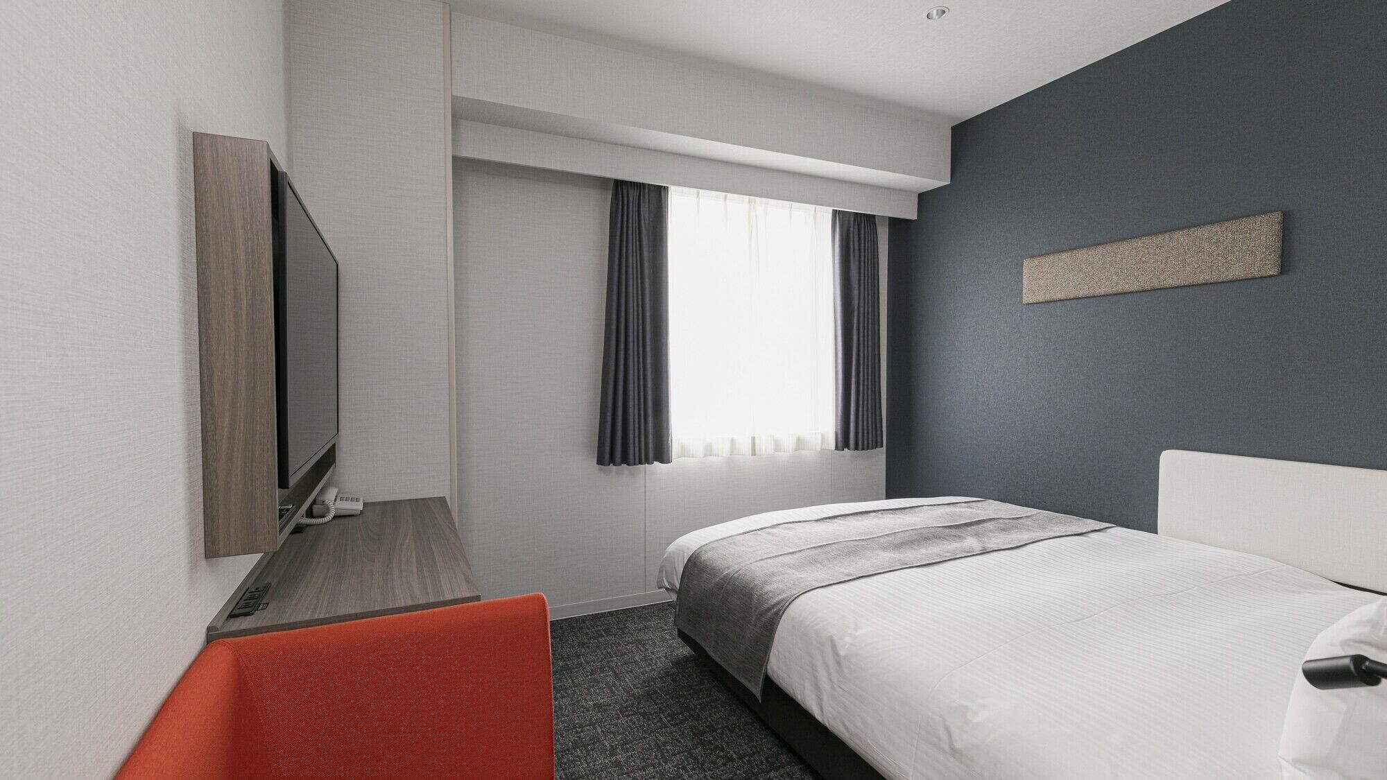 In-room safe, desk, laptop workspace, blackout curtains
