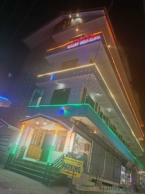 Fachada de la propiedad