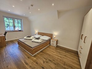 6 Schlafzimmer, Internetzugang, Rollstuhlgeeignet