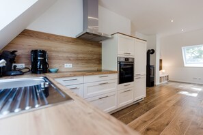 Fridge, stovetop, dishwasher, coffee/tea maker - Gute Auszeit - Ferienwohnung Weitblick (Borken)