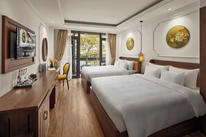 Elite Quadruple Room | Premium bedding, pillowtop beds, minibar, in-room safe - Eliana Premio Hanoi Hotel (Hanoi)