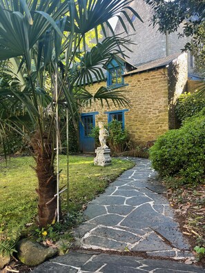 Exterior detail - Appartement Centre Ville D'auray Avec Grande Terrasse et Jardin Privatif (Auray)
