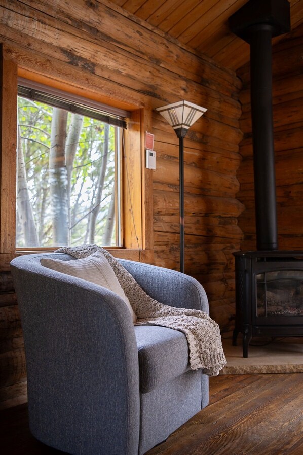 Interior - Winter Rates at Targhee Log Cabin~Scenic Views (Alta)