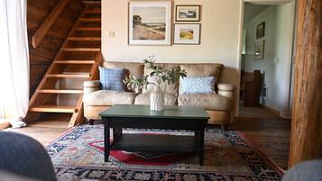 TV, fireplace, DVD player, music library