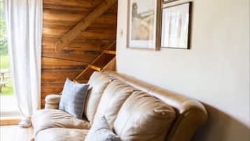 TV, fireplace, DVD player, music library