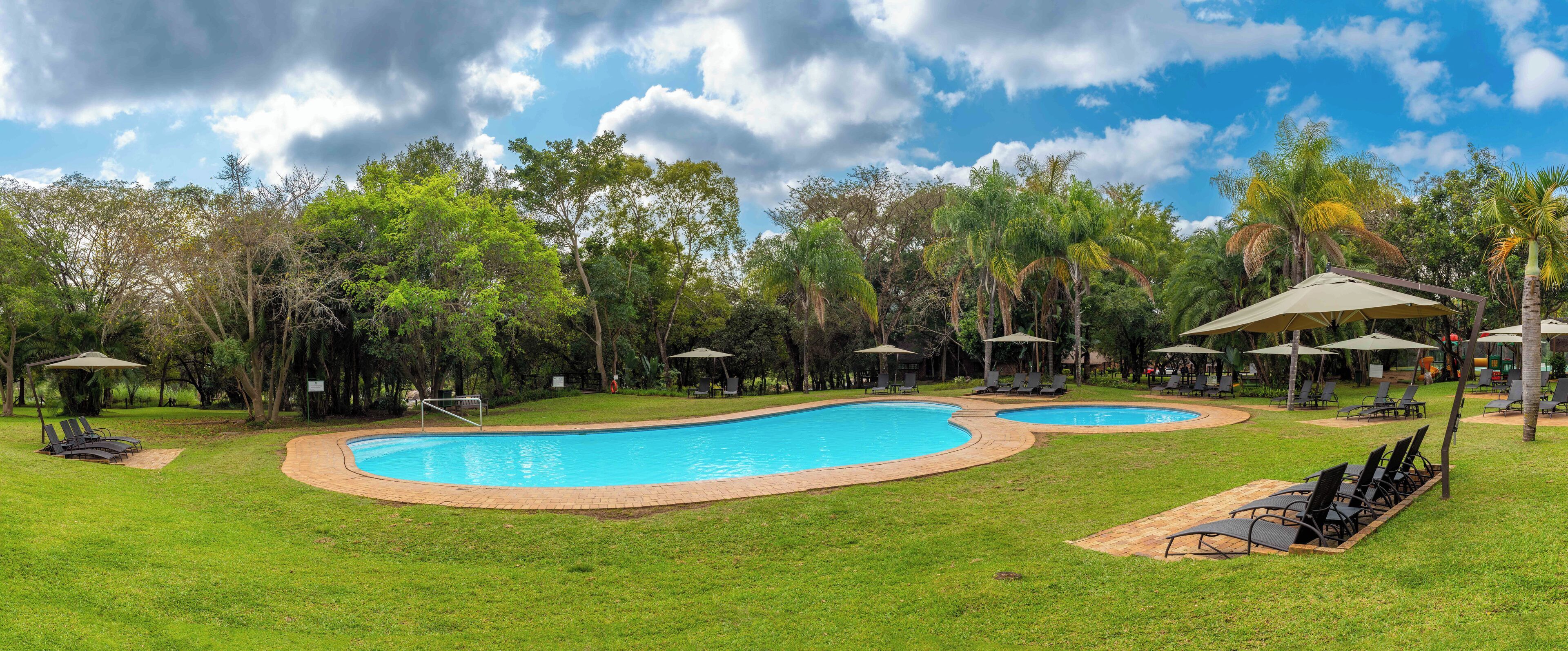 3 outdoor pools, pool umbrellas, sun loungers