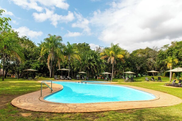 3 outdoor pools, pool umbrellas, pool loungers - Kruger Park Lodge Unit No. 246 (Mbombela)