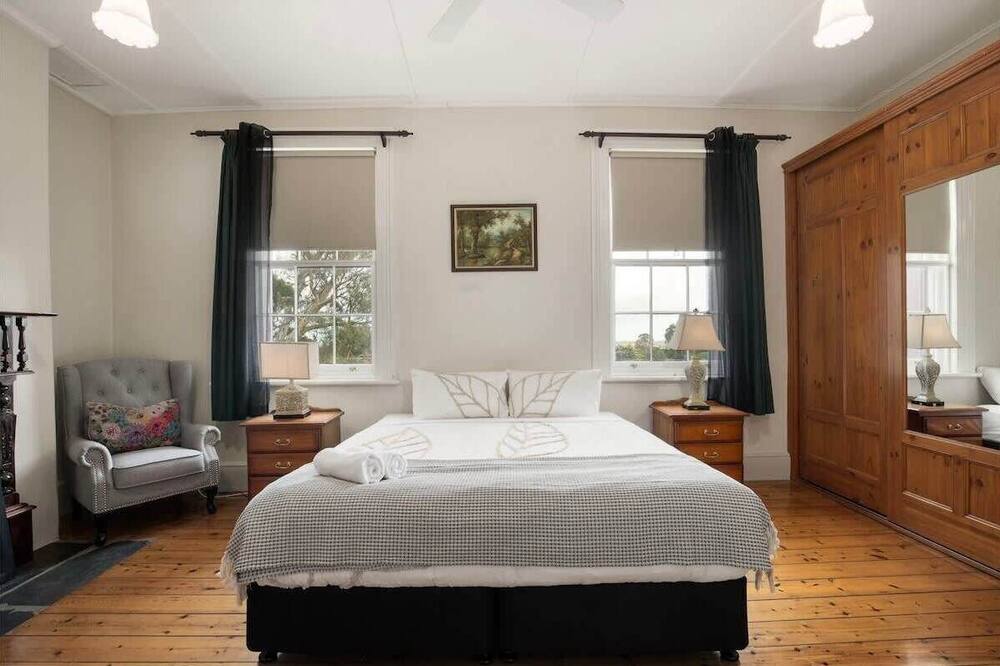 The Postmaster's Manor: Willunga Heritage Hideaway