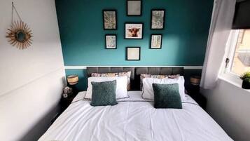 2 bedrooms, iron/ironing board, travel crib, free WiFi