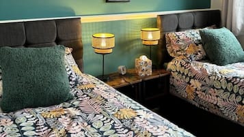 2 bedrooms, iron/ironing board, travel cot, free WiFi