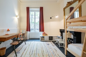 3 室のベッドルーム、WiFi、ベッドシーツ
