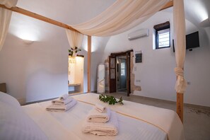 Superior Studio | In-room safe, free WiFi, bed sheets - Marthas Delight Rooms (Chania)