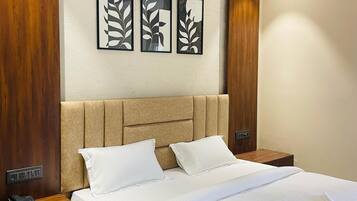Club Room | Premium bedding, desk, laptop workspace, bed sheets