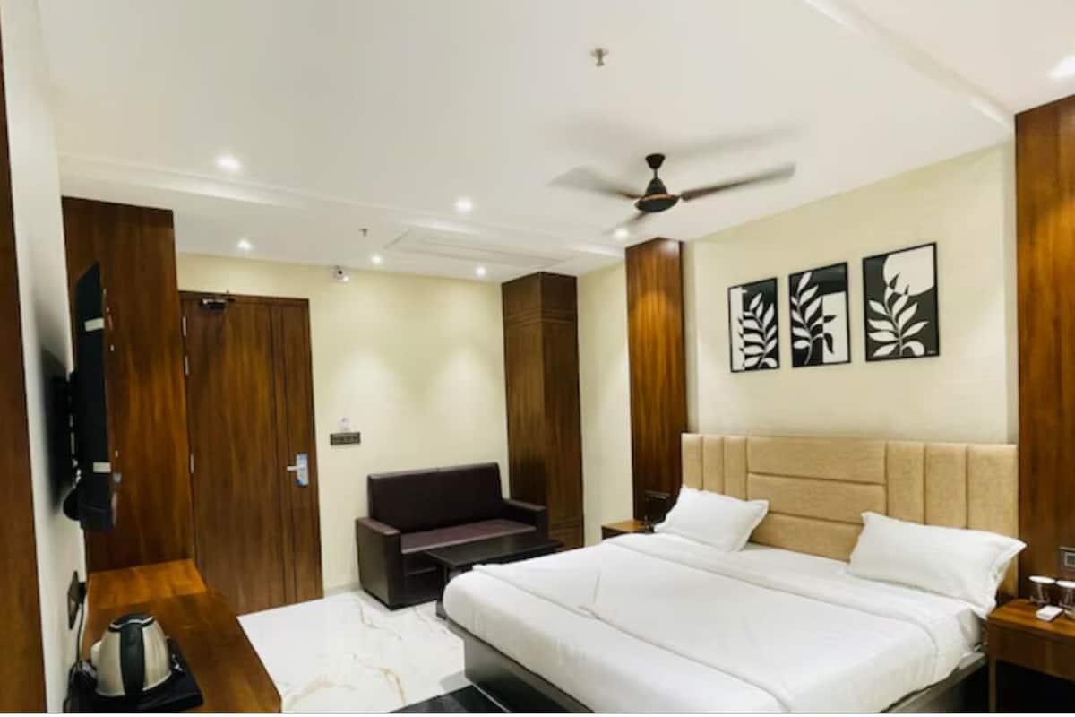 Club Room
